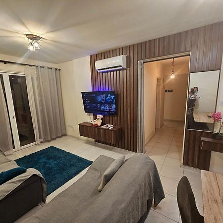 Stefaris "Koutsou Court 105" Apartment ลาร์นาคา ภายนอก รูปภาพ