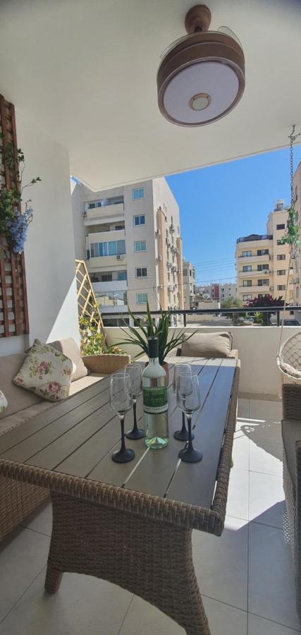 Stefaris "Koutsou Court 105" Apartment ลาร์นาคา ภายนอก รูปภาพ