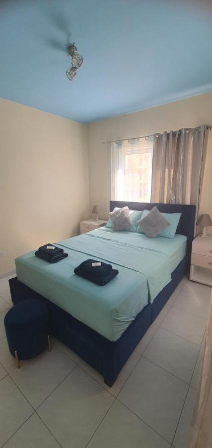 Stefaris "Koutsou Court 105" Apartment ลาร์นาคา ภายนอก รูปภาพ