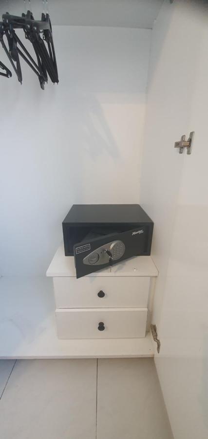 Stefaris "Koutsou Court 105" Apartment ลาร์นาคา ภายนอก รูปภาพ